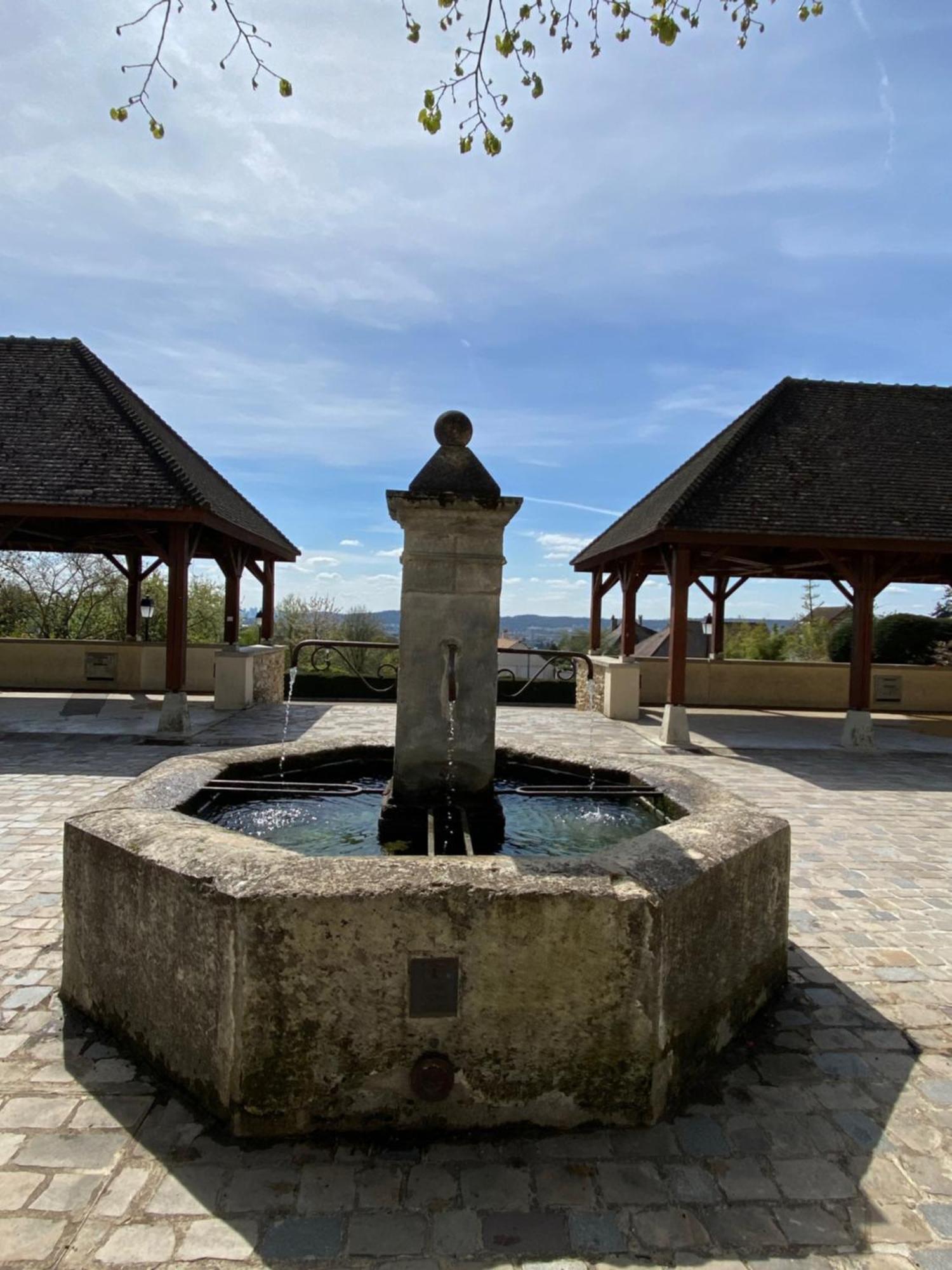 La Villa Perchee Calme, Sauna, Parking Prive Saint-Prix  Exteriör bild